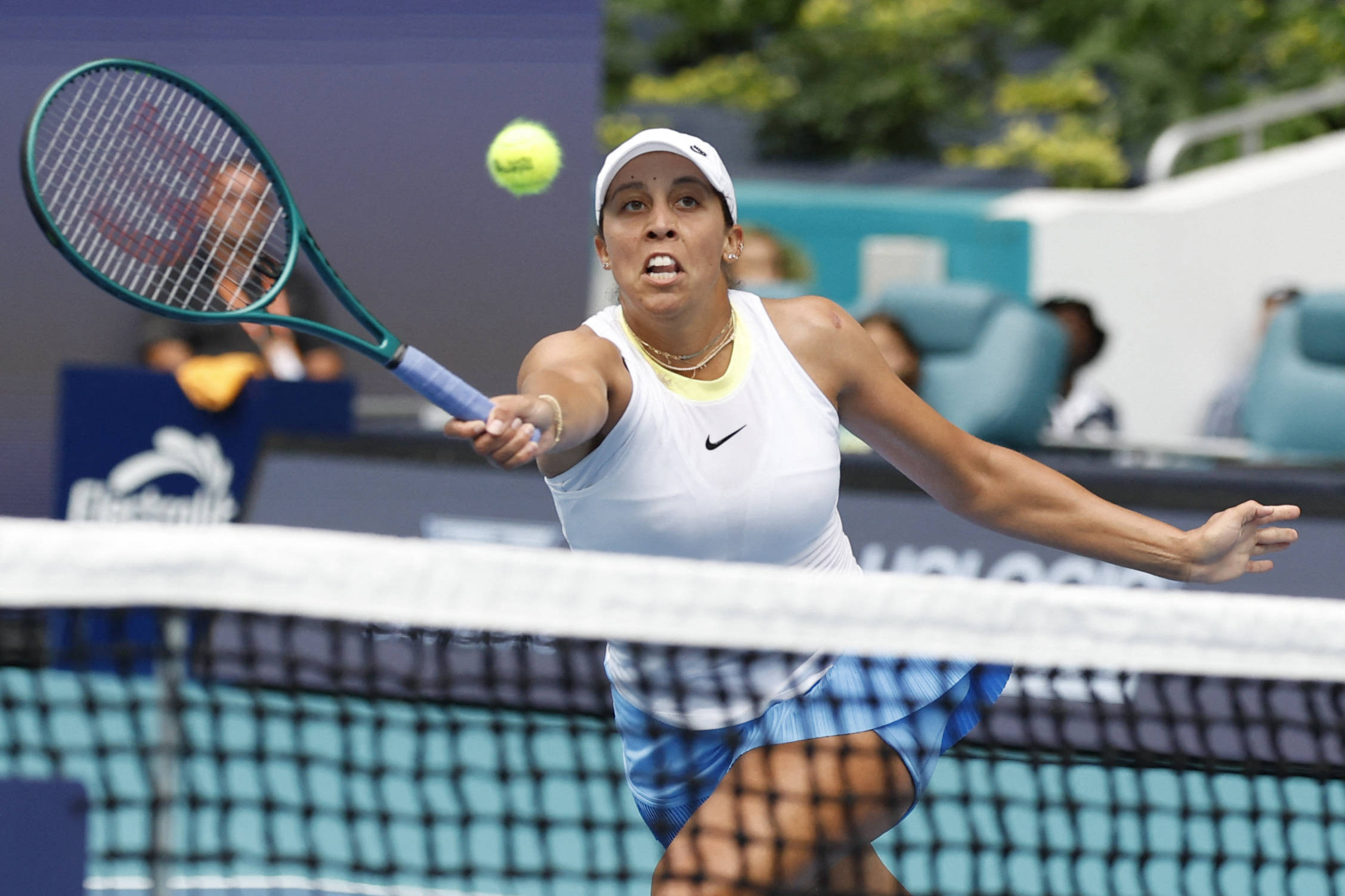 成绩板上随 成绩板上随