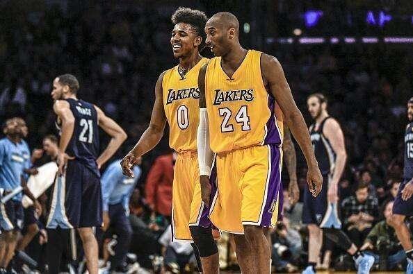 广厦的前场 广厦的前场